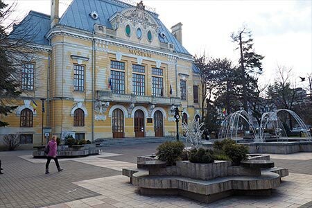  poze turistice locuri vizitat Botosani Muzeul Judetean Istorie Vechea Prefectură Petre Antonescu 