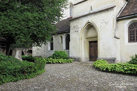  fotografias villa Cisnadie sur Transilvania patio portal iglesia fortificada 