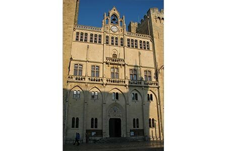  Photos de voyage de la ville médiévale de Narbonne. Guide touristique photographique pour vous faciliter vos vacances et vous faire découvrir son patrimoine.