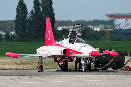 Pertformance of Turkish Stars at the biggest aviation show in Romania.