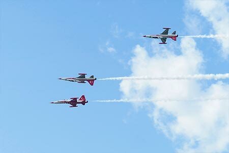 Pictures of the acrobatic flight carried out by Turkish Stars jet planes squadron.