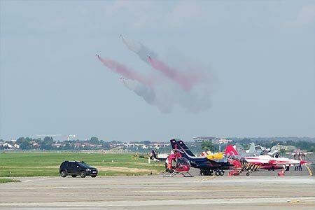 Photos with one of the best acrobatic teams in the world, Turkish Stars, the squadron of the Turkish air force. The international aviation show at Baneasa Airport.