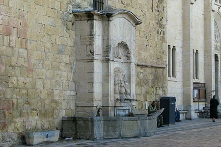  que visitar Narbonne departamento Aude fuente plaza Ayuntamiento torre Gilles Aycelin 